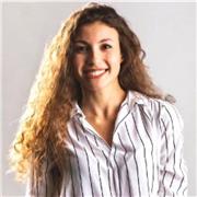 Impartisco lezioni private a studenti delle classi elementari, medie e superiori.